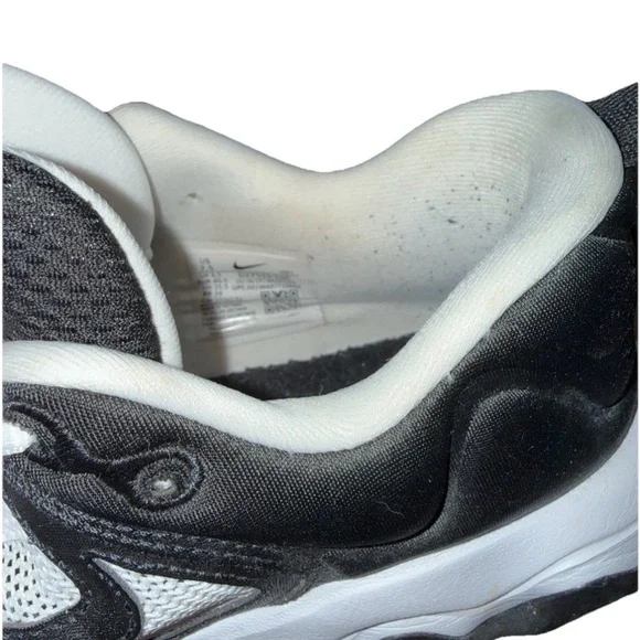 Nike Giannis Immortality Men's Basketball Sneakers Black/White Size 7.5 GUC - Picture 2 of 12